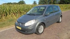 Gebruikt 2006 Renault Scénic II Expression MPV | € 950 (Eerlijke prijs)
