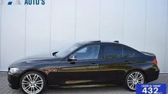 Zwart Gebruikt 2018 BMW 320 M Sport Sedan | € 26.975 (Goede deal)