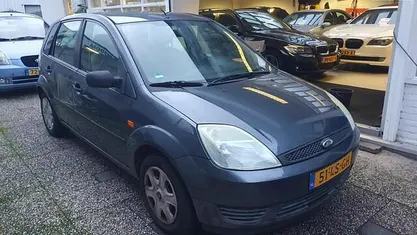 Grijs Gebruikt 2003 Ford Fiesta Ambiente Hatchback | € 1.850 (Eerlijke prijs)