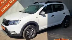 Wit Gebruikt 2018 Dacia Sandero Stepway Hatchback | € 12.395 (Eerlijke prijs)