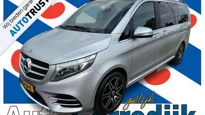 Zilver, metallic lak Occasion 2018 Mercedes V250 Avantgarde MPV | € 41.999 (Goede deal)