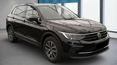 Zwart Gebruikt 2023 VW Tiguan SUV | € 39.950 (Eerlijke prijs)