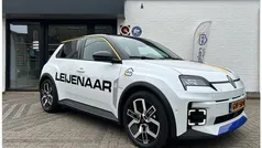 Wit Gebruikt 2024 Renault R5 Komfort Hatchback | € 34.225 (Eerlijke prijs)