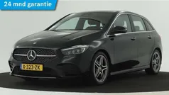 Zwart Gebruikt 2024 Mercedes B180 AMG line MPV | € 36.745 (Eerlijke prijs)
