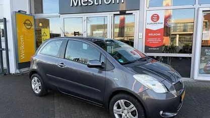 Grijs Occasion 2007 Toyota Yaris Sol Hatchback | € 3.950 (Eerlijke prijs)