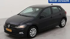 Zwart, metallic lak Gebruikt 2019 VW Polo Comfortline Hatchback | € 13.950 (Goede deal)