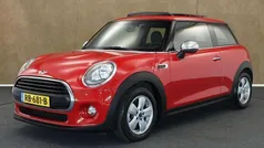 Gebruikt 2017 Mini ONE Business Hatchback | € 13.450 (Eerlijke prijs)