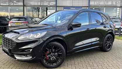 Zwart Gebruikt 2024 Ford Kuga ST-Line X SUV | € 39.330 (Eerlijke prijs)