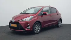 Rood Gebruikt 2020 Toyota Yaris Hybrid Hatchback | € 18.445 (Eerlijke prijs)