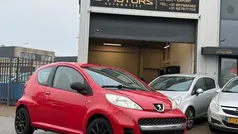 Rood (metallic) Gebruikt 2010 Peugeot 107 Hatchback | € 2.499 (Eerlijke prijs)
