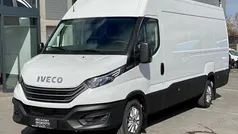 Wit Gebruikt 2022 Iveco Daily Van | € 32.495 (Super prijs)