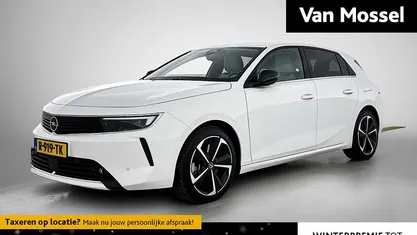 Wit Gebruikt 2022 Opel Astra Business Elegance Hatchback | € 25.440 (Eerlijke prijs)