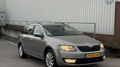 Occasion 2013 Skoda Octavia Stationwagen | € 5.998 (Eerlijke prijs)
