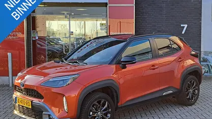Oranje Occasion 2024 Toyota Yaris Cross X-plore SUV | € 27.900 (Eerlijke prijs)