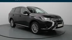 Zwart Gebruikt 2021 Mitsubishi Outlander Intense SUV | € 25.990 (Eerlijke prijs)