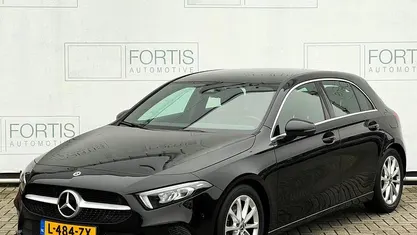 Zwart Gebruikt 2019 Mercedes A200 Hatchback | € 21.900 (Eerlijke prijs)