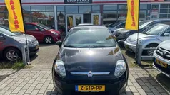 Zwart, metallic lak Gebruikt 2011 Fiat Punto Evo Emotion Hatchback | € 4.700 (Eerlijke prijs)