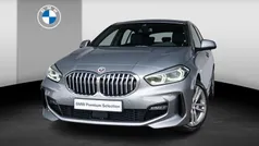 Grijs Gebruikt 2023 BMW 118 M Sport Hatchback | € 29.795 (Eerlijke prijs)