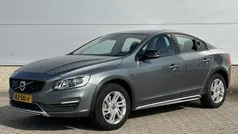 Grijs Gebruikt 2017 Volvo S60 Momentum Sedan | € 21.900 (Eerlijke prijs)