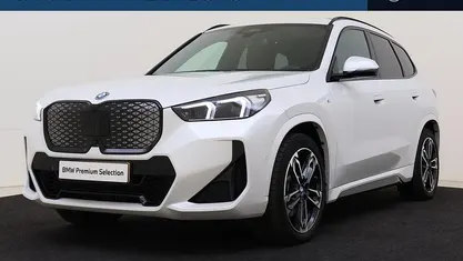 Wit Occasion 2024 BMW iX1 Comfort Edition SUV | € 48.950 (Eerlijke prijs)