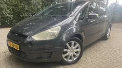Grijs Gebruikt 2007 Ford S-MAX Titanium MPV | € 1.899 (Goede deal)