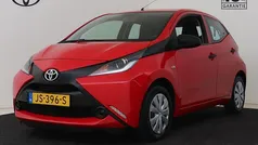 Rood Gebruikt 2016 Toyota Aygo Hatchback | € 7.945 (Eerlijke prijs)
