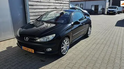 Zwart Gebruikt 2002 Peugeot 206 CC Cabriolet | € 1.250 (Goede deal)