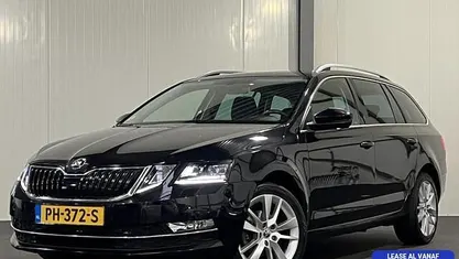 Zwart (metallic) Gebruikt 2017 Skoda Octavia Style Stationwagen | € 12.445 (Eerlijke prijs)