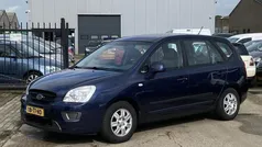 Blauw, metallic lak Gebruikt 2007 Kia Carens MPV | € 2.250 (Eerlijke prijs)