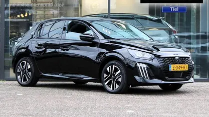 Zwart Occasion 2024 Peugeot 208 Allure Hatchback | € 21.937 (Goede deal)