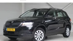 Zwart, metallic lak Gebruikt 2020 Skoda Karoq Ambition SUV | € 17.950 (Eerlijke prijs)