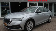 Grijs Gebruikt 2021 Skoda Octavia Business Line Hatchback | € 19.888 (Goede deal)