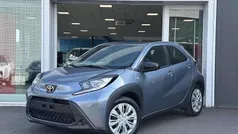 Gebruikt 2025 Toyota Aygo Play Hatchback | € 21.845 (Eerlijke prijs)