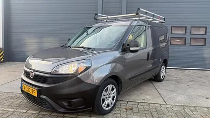 Grijs (metallic) Gebruikt 2018 Fiat Doblò MPV | € 5.650 (Goede deal)