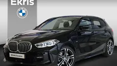Zwart Gebruikt 2023 BMW 118 Basis Hatchback | € 29.900 (Eerlijke prijs)