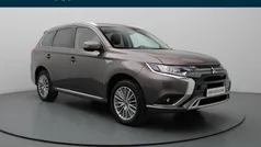 Bruin Gebruikt 2021 Mitsubishi Outlander P-HEV Intense+ SUV | € 26.990 (Eerlijke prijs)