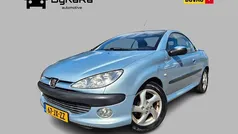 Grijs Gebruikt 2002 Peugeot 206 CC Cabriolet | € 1.495 (Goede deal)