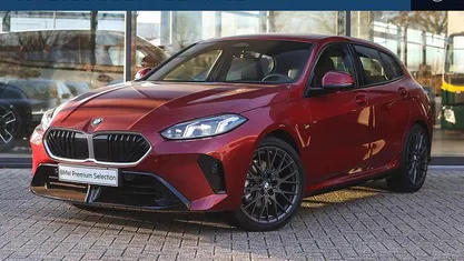 Occasion BMW 120 M Sport 156 PK (114 kW) 2025 Rood (metallic) Hatchback