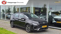 Zwart, metallic lak Gebruikt 2022 Hyundai Bayon Comfort SUV | € 20.950 (Eerlijke prijs)