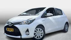 Wit Gebruikt 2017 Toyota Yaris Hybrid Hatchback | € 14.999 (Goede deal)