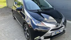 Zwart, metallic lak Gebruikt 2014 Toyota Aygo X-clusiv Hatchback | € 7.450 (Eerlijke prijs)