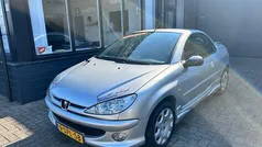 Grijs Gebruikt 2003 Peugeot 206 CC Cabriolet | € 1.495 (Eerlijke prijs)