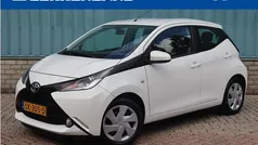 Wit Gebruikt 2018 Toyota Aygo Hatchback | € 10.895 (Eerlijke prijs)