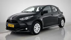 Zwart Gebruikt 2024 Toyota Yaris Hybrid Active Hatchback | € 23.445 (Eerlijke prijs)