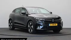 Zwart Gebruikt 2024 Renault Mégane Evolution Hatchback | € 28.440 (Eerlijke prijs)