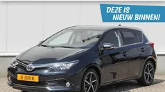 Zwart Gebruikt 2017 Toyota Auris Hatchback | € 15.790 (Eerlijke prijs)