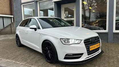 Wit Gebruikt 2013 Audi A3 Sportback S-Line Hatchback | € 10.799 (Eerlijke prijs)
