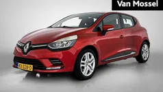 Rood Gebruikt 2016 Renault Clio IV Zen Hatchback | € 9.735 (Eerlijke prijs)