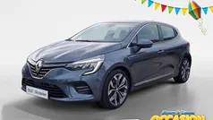 Grijs Gebruikt 2022 Renault Clio V Intens Hatchback | € 17.435 (Eerlijke prijs)