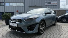 Grijs Gebruikt 2024 Kia Ceed Hatchback | € 26.999 (Eerlijke prijs)